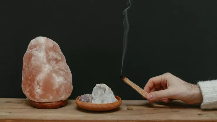 ¿Cuál es el significado del palo santo en el Feng Shui? ¡Entérate aquí!