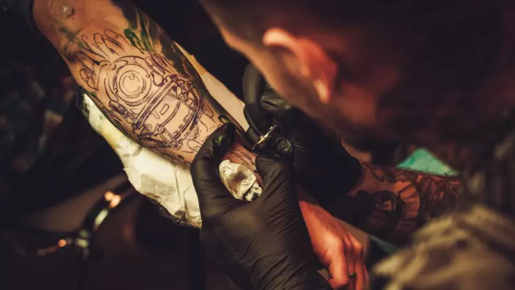 Contaminación bacteriana en tintas de tatuajes