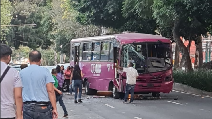 Camión de trasporte público, choca y dejó varios lesionados