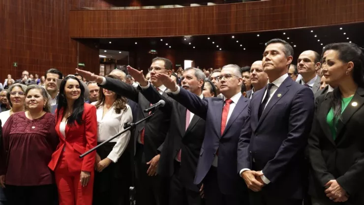 Edgar Amador Zamora rinde protesta como secretario de Hacienda