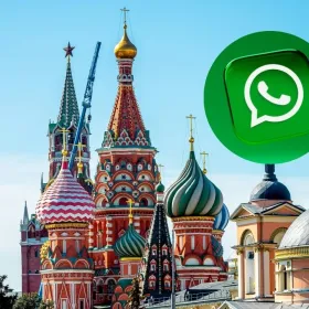 Imagen de la Plaza Roja de Rusia y del ícono de WhatsApp.