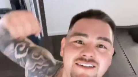 Andy Ruiz presumi&oacute; gran cambio f&iacute;sico en sus redes sociales