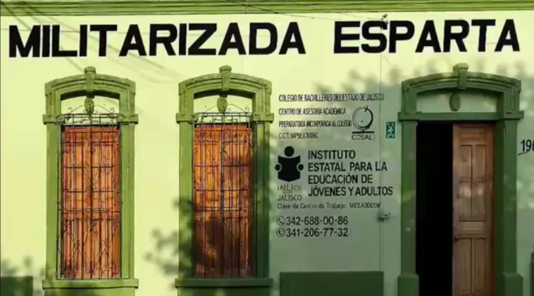 Academia militarizada en Sayula.