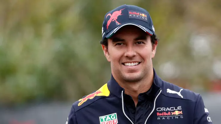 Checo Pérez Red Bull renovación