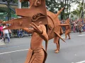 2 mil 500 artistas en acción, 11 carros alegóricos, 22 comparsas y diversos grupos de coreografías llenaron de alegría el corazón de la CDMX.