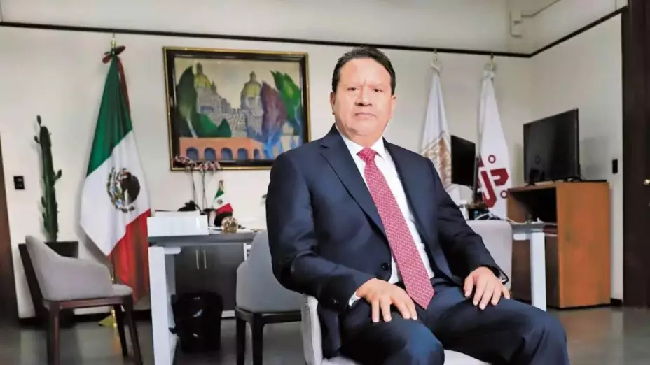 nestor Vargas sentado