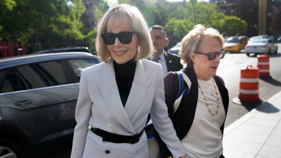 Jean Carroll llega al tribunal federal de Manhattan el 8 de mayo de 2023.