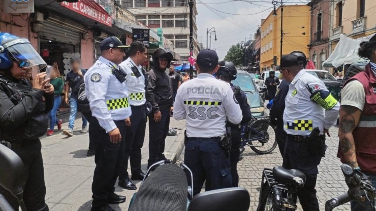 Esto dice la ley sobre grabar a un policía en CDMX.