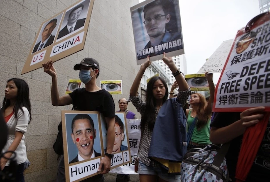 El gobierno de Barack Obama solicitó la extradición de Edward Snowden, quien enfrenta cargos por robo y mal uso de documentos gubernamentales