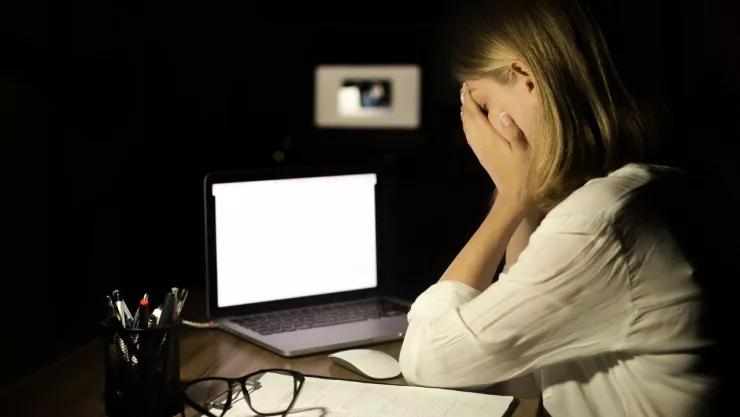 Mujeres sufren violencia digital