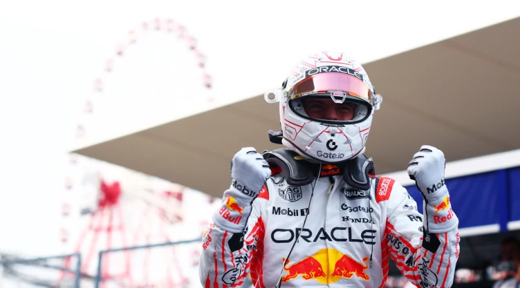 Max Verstappen clasifica en la poel en el Gran Premio de Japón 2025