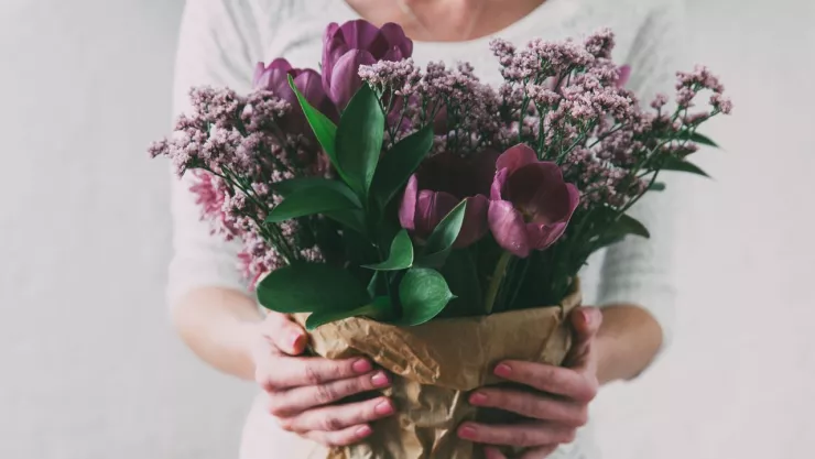 Por qué se regalan flores moradas
