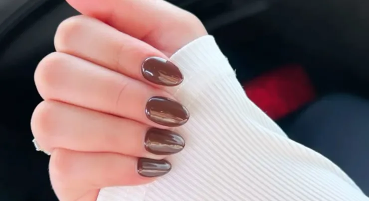 marron-nails-trend
