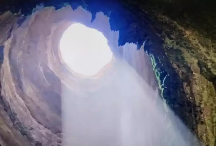 Conoce el pozo del infierno de Yemen que alimentó leyendas