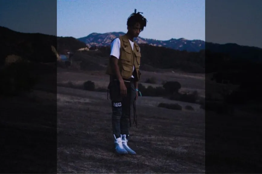 Jaden y Justin se besan (16).jpg
