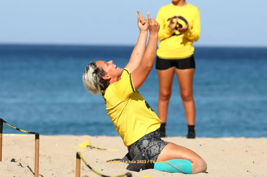 Maite es la primera en completar el Juego por la Salvación.