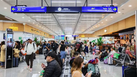 Caída de rayos en el AICM provocan retrasos y cierre de pista: ¿Cómo van las operaciones?