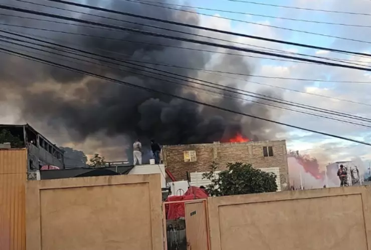Un incendio registrado en la colonia Río Vista movilizó a elementos de Bomberos Tijuana