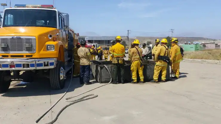Bomberos de Tijuana se capacitan en combate de incendios forestales