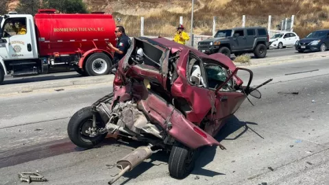 Tijuana Fuerte choque en la VÃa Rápida sábado 1 de julio