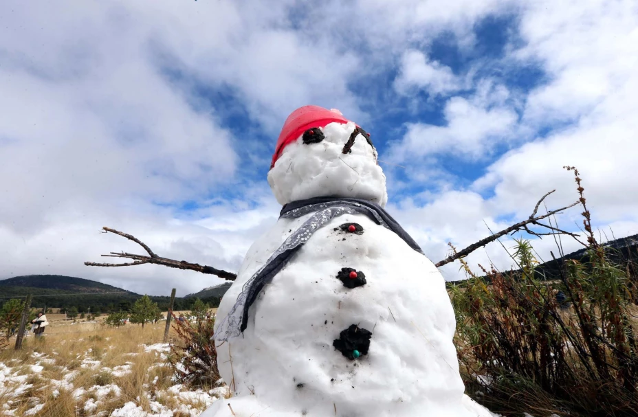 el frente frío número 22, que estará acompañado de un canal de baja presión, provocará este sábado lluvias, vientos fuertes, caída de nieve y heladas