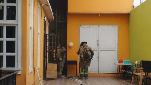 Hombre sufre quemaduras graves tras violento incendio en el Ejido Francisco Villa 