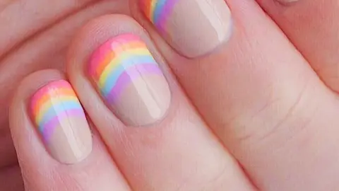 uñas arcoiris