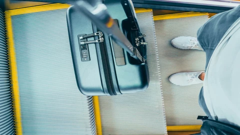 Esta es la razón por la que jamás debes poner una cinta para reconocer tu maleta