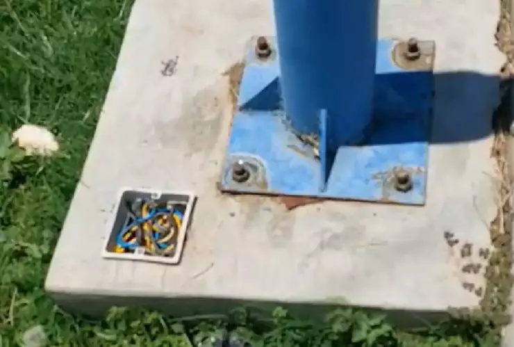 Niña se electrocuta.