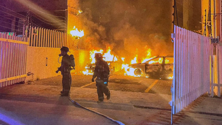 Incendio en el Jacal, Querétaro, 6 autos quemados