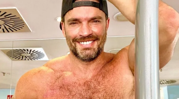 Julián Gil rompe el silencio tras realizar polémica entrevista en Bolivia.