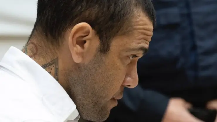 Dan libertad condicional a Dani Alves; deberá de pagar fianza de un millón de euros.jpg