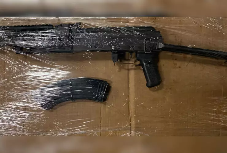 Encuentran fusil dentro de carro robado en Los Ángeles, Culiacán