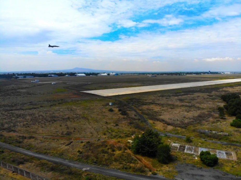 AEROPUERTO SANTA LUCÍA