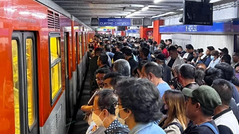 Se registran retrasos en las líneas 2 y 3 del Metro CDMX hoy 23 de julio de 2023 por lluvia en la capital del país.