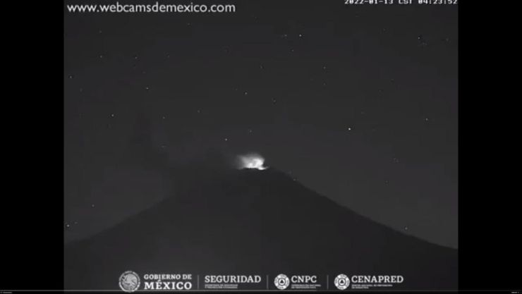 VIDEO: El volcán Popocatépetl tuvo una explosión al amanecer