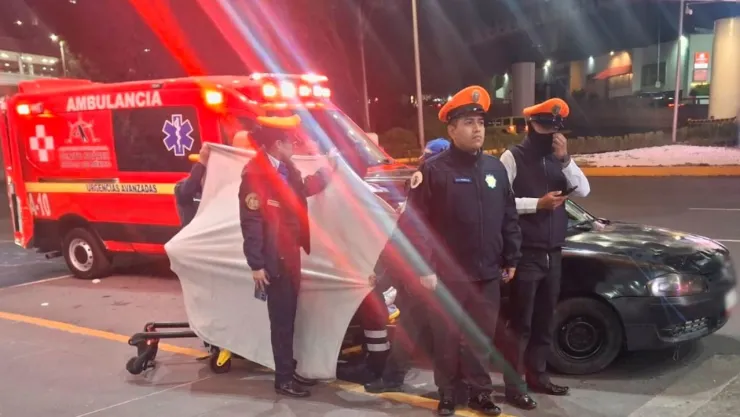 VIDEO: Mujer entra en labor y reciben a su bebé en la Terminal 1 del AICM