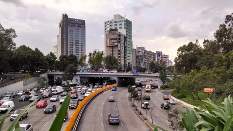 El programa Hoy No Circula tiene el objetivo de reducir las emisiones de ozono en la CDMX y Edomex