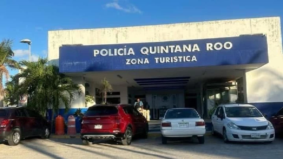 Investigan autoridades sobre la muerte de extranjero en base de Policía Turística en Benito Juárez