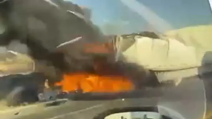 ¡Tragedia en la San Felipe-Silao! Conductor de tráiler muere calcinado tras incendio