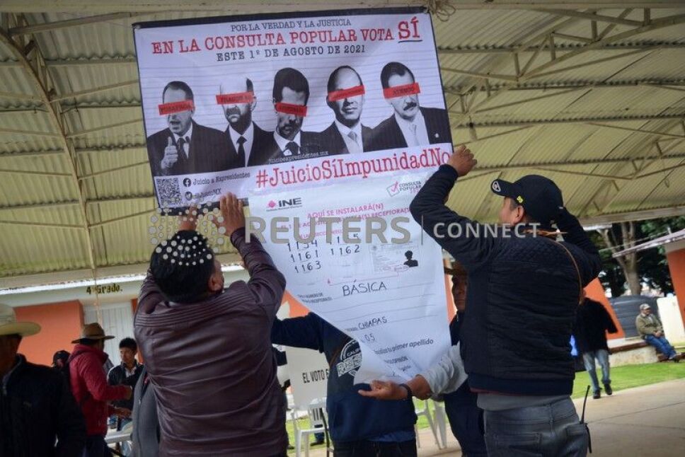 Referendum to decide whether to investigate five former Mexican leaders, in Corazon de Maria