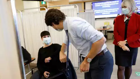 vacuna covid-19 moderna canada.jpg