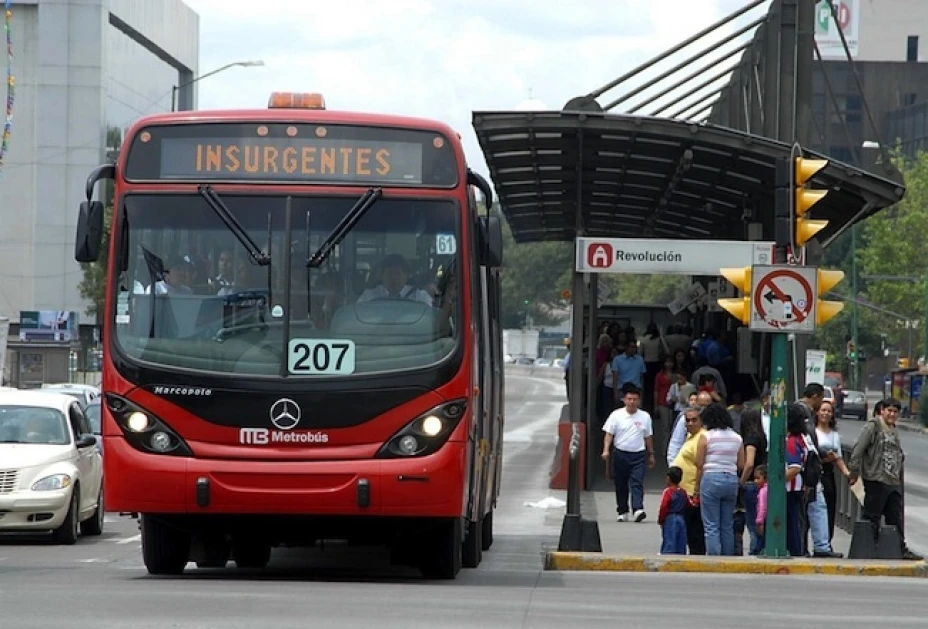 El jefe de gobierno del Distrito Federal, Miguel Ángel Mancera, anunció la implementación del Centro Informativo de Transporte Inteligente para el Metrobús