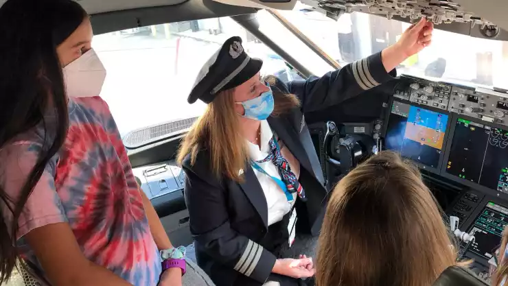 american airlines.jpg