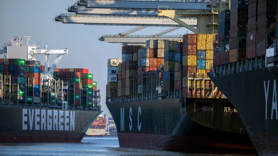 Barcos cargueros en puerto de Savannah, en Georgia, EU.