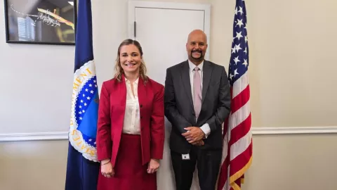 Maru Campos, gobernadora de Chihuahua, con autoridades de Estados Unidos.