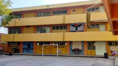 pistola escuela pelea