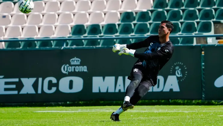 ¡Renovado! Óscar García seguirá como portero del Club León