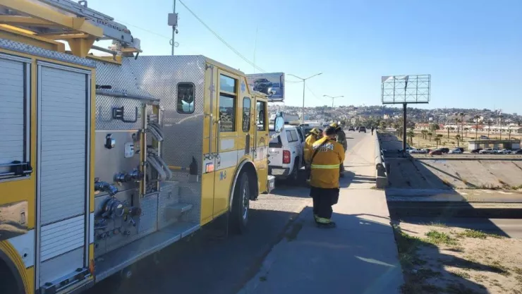 Rescatan a mujer en Boulevard Insurgentes Tijuana