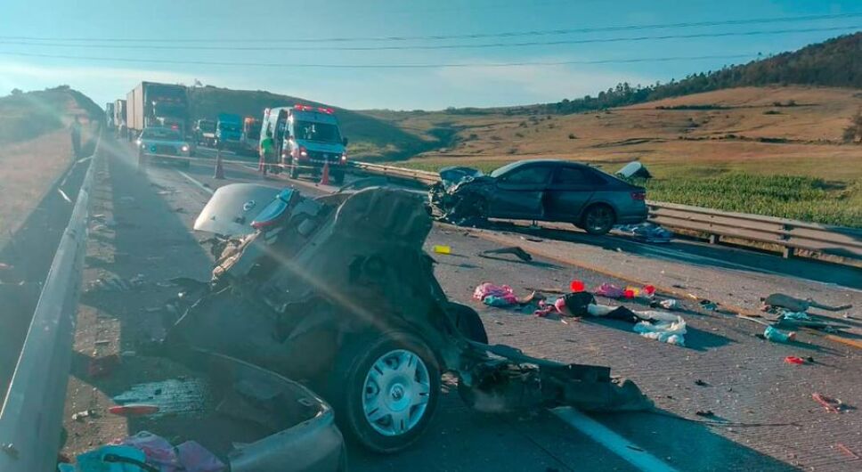 Fuerte accidente deja 5 muertos en la carretera México-Tuxpan